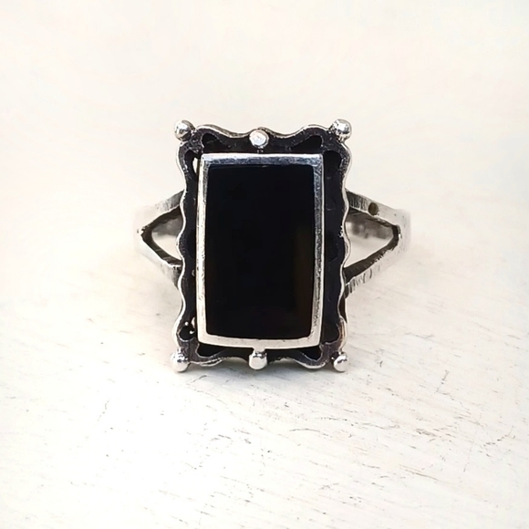 925 Sterling Silver VTG Black Stone Ring - Picture 3 of 12